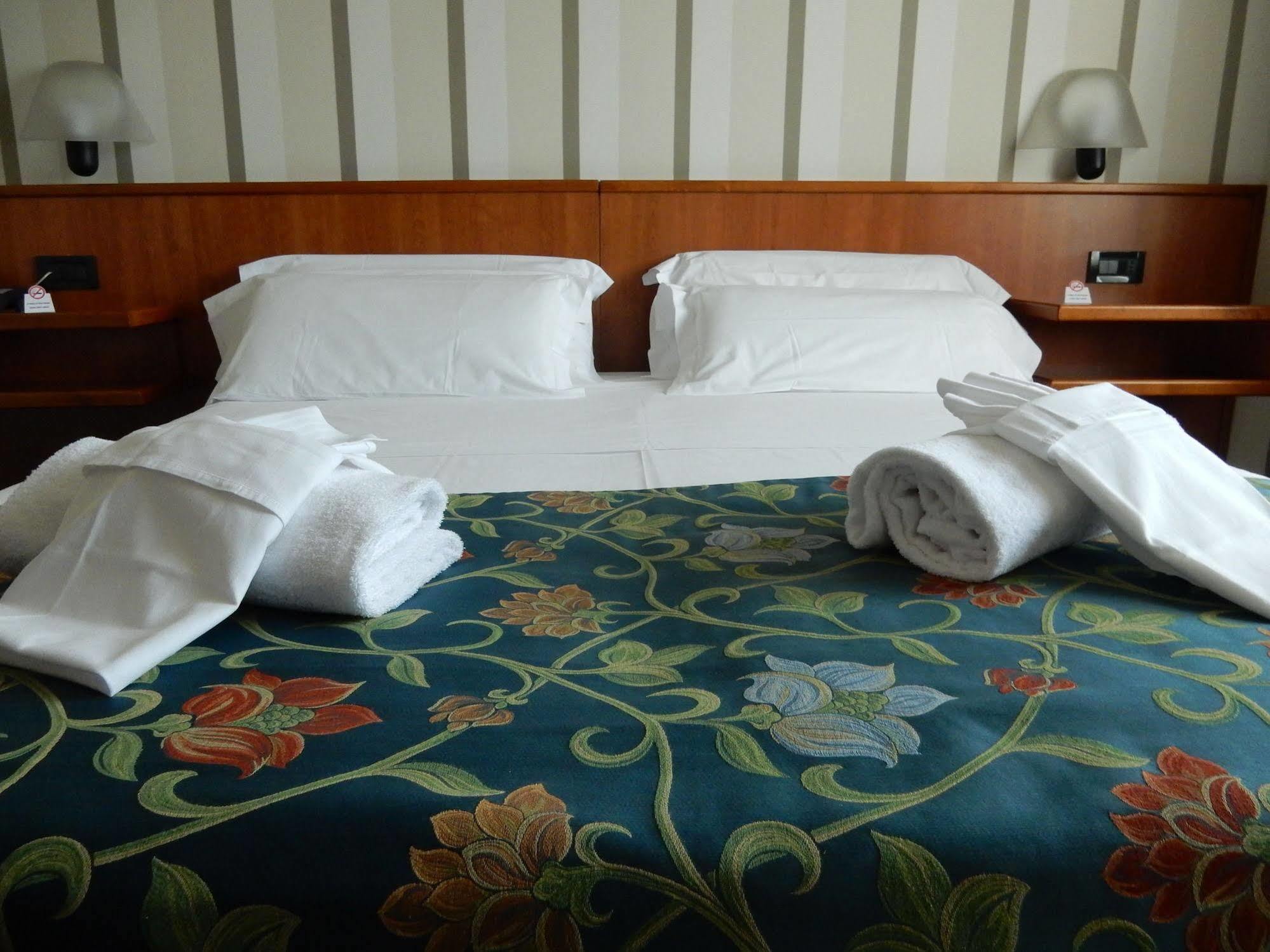 B&B Hotel Torino President Esterno foto