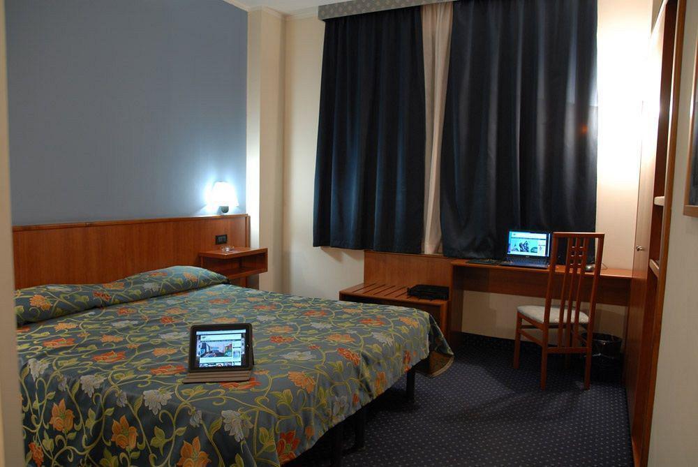 B&B Hotel Torino President Esterno foto